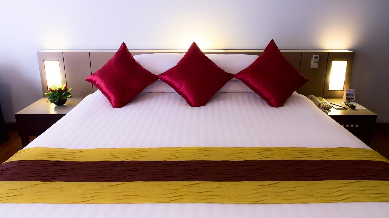 rooms-premium-deluxe-room