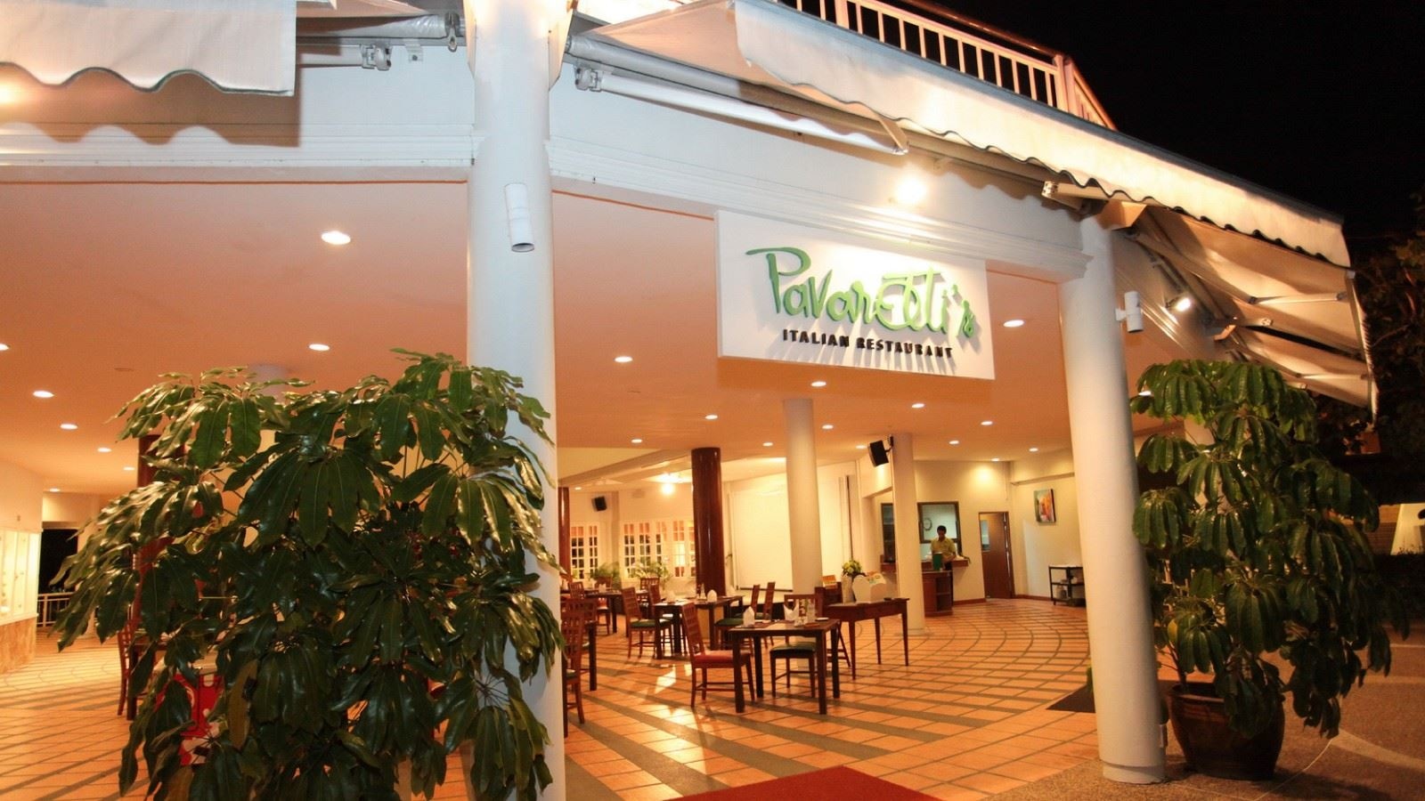 restaurants-pavarottis-italian-restaurant