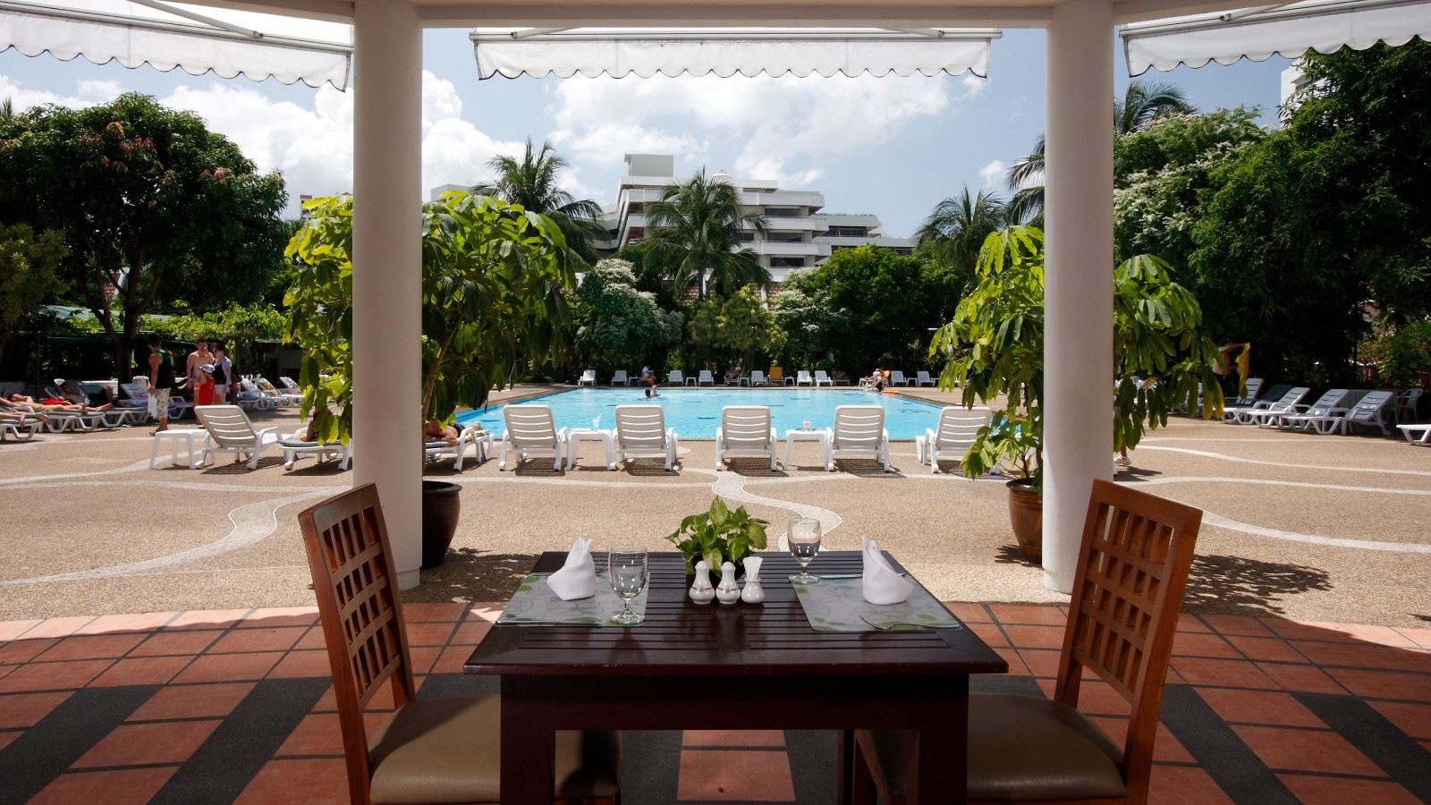 restaurants-pavarottis-italian-restaurant