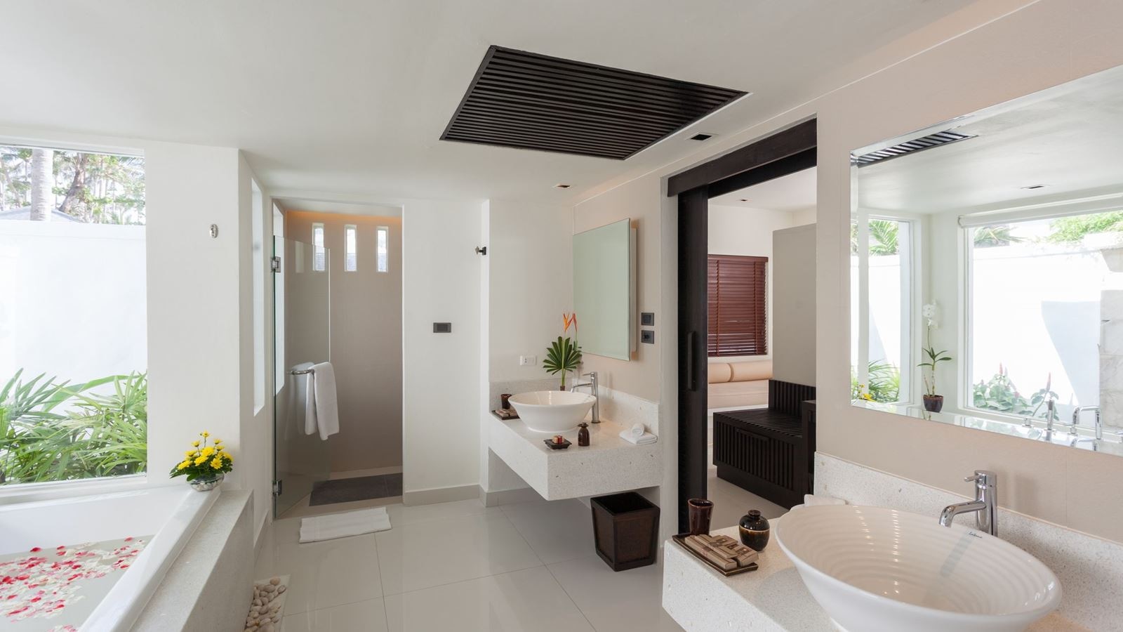 rooms-grand-deluxe-pool-villa-beachfront