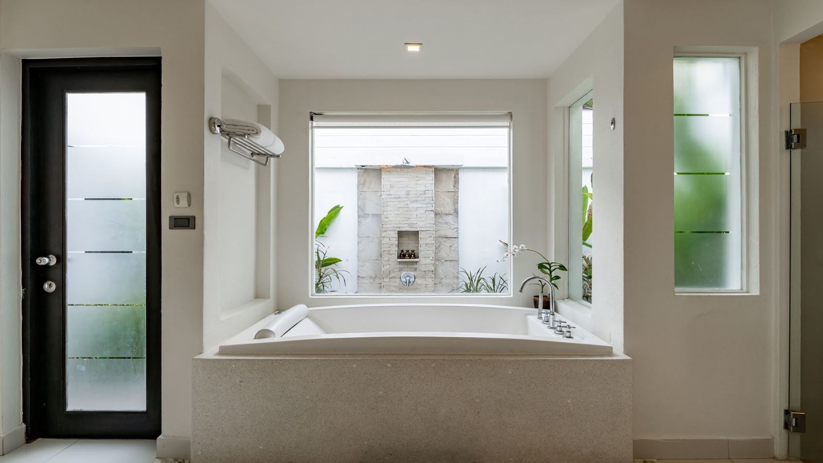 rooms-grand-deluxe-premium-pool-villa-with-seaview