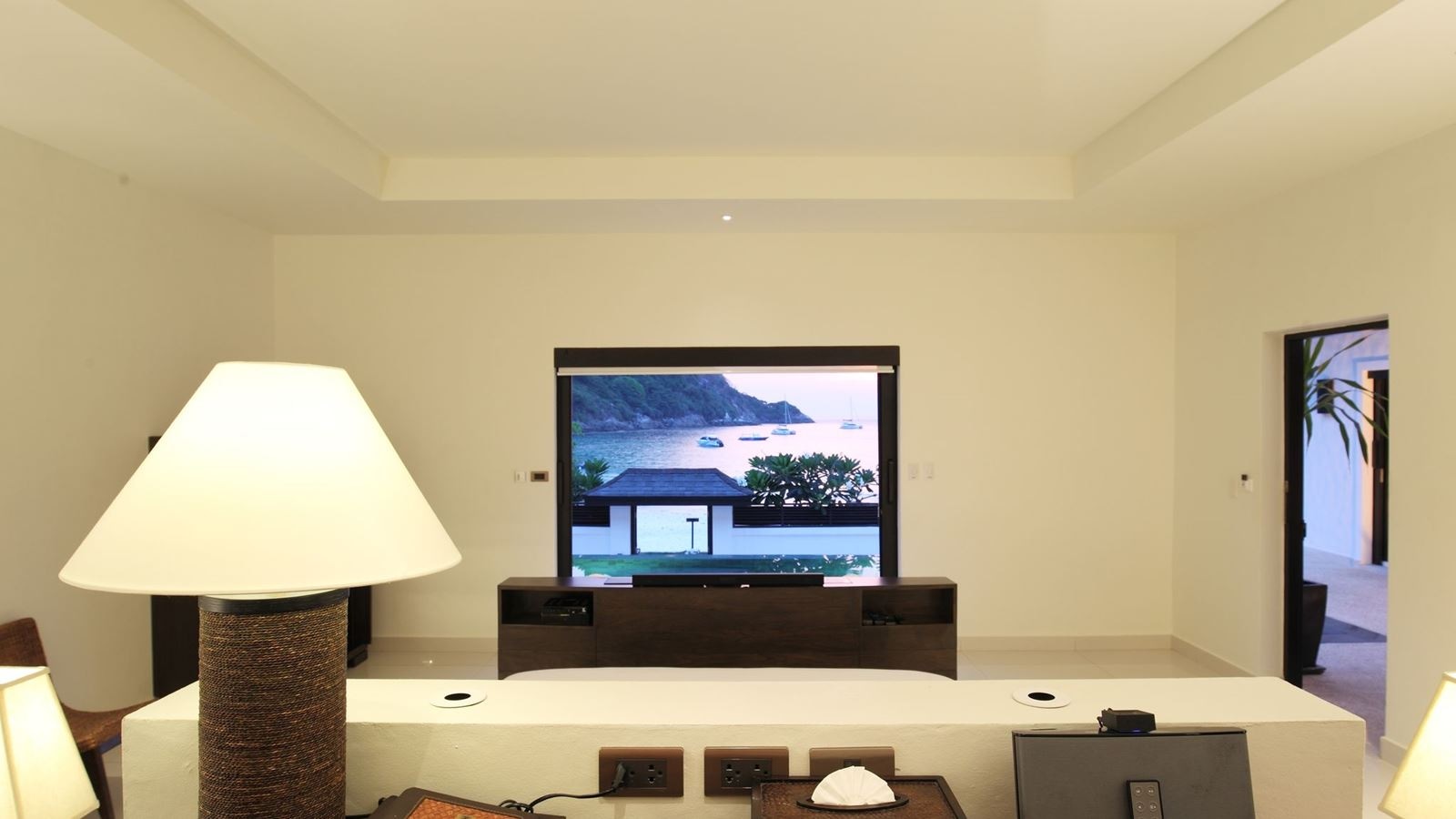 rooms-grand-pool-suite-beach-front