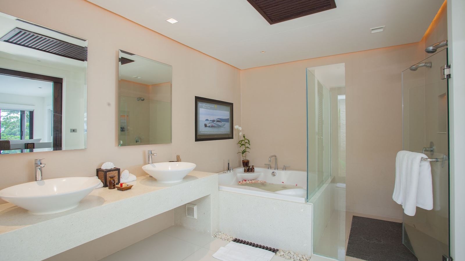 rooms-2-bedroom-grand-pool-suite