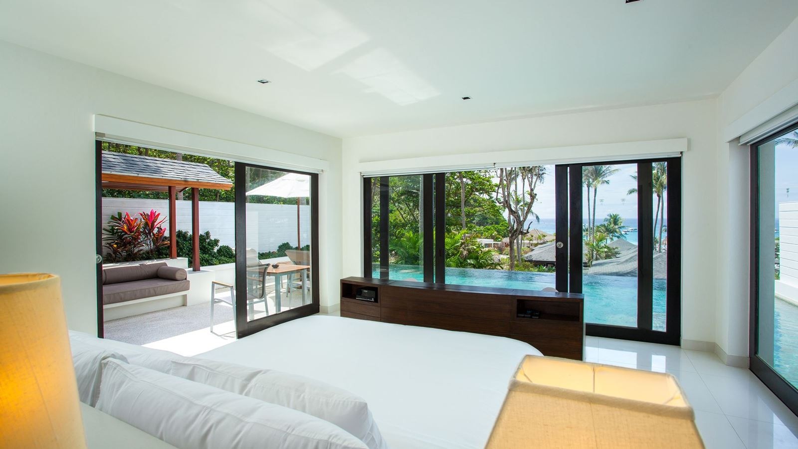 rooms-2-bedroom-grand-pool-suite