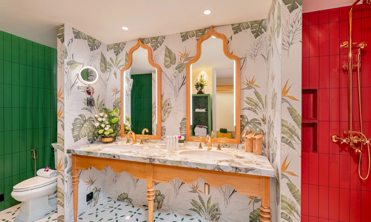 rooms-elite-pool-view