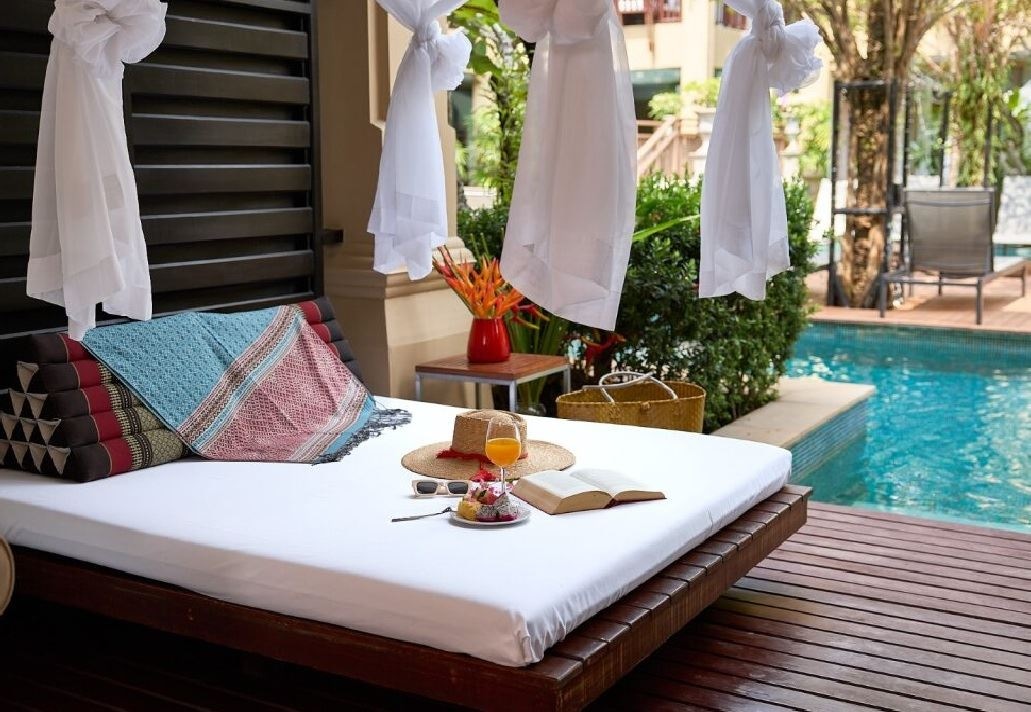 rooms-elite-pool-access