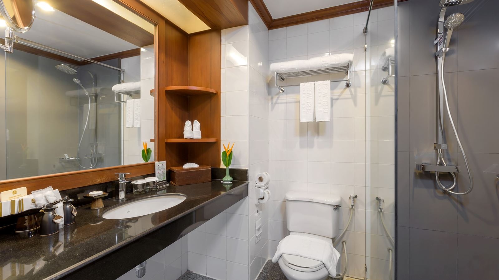 rooms-deluxe-side-sea-view