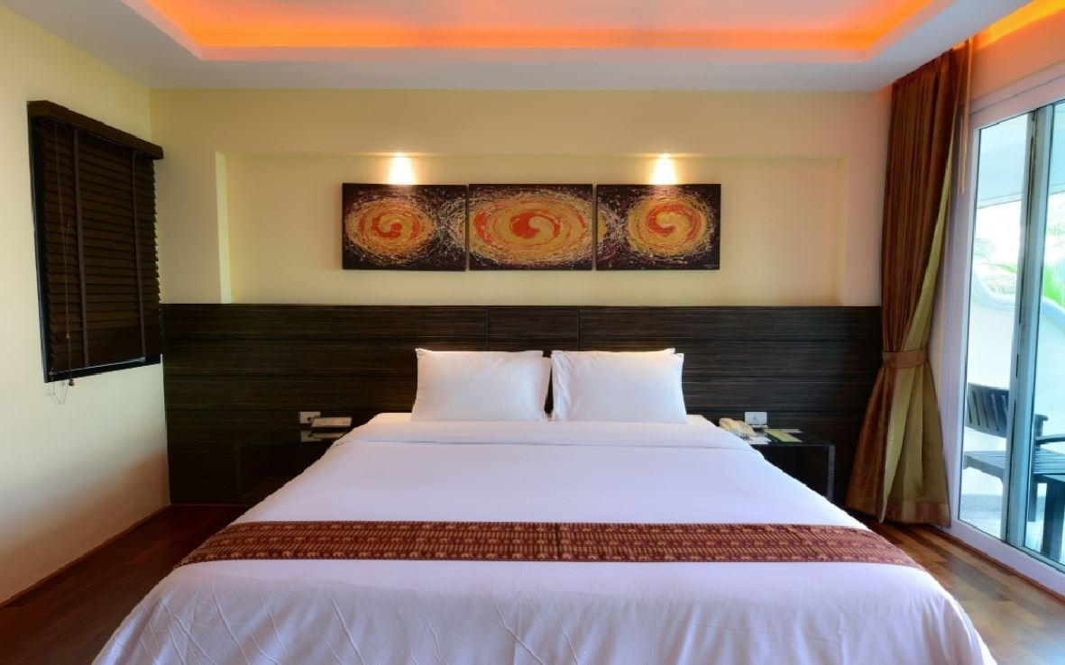 rooms-superior-pool-view-double-bed