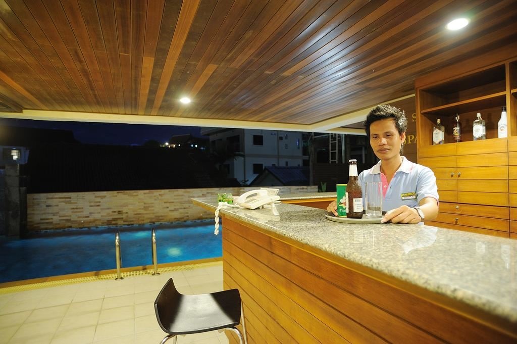 bars-matahari-pool-bar