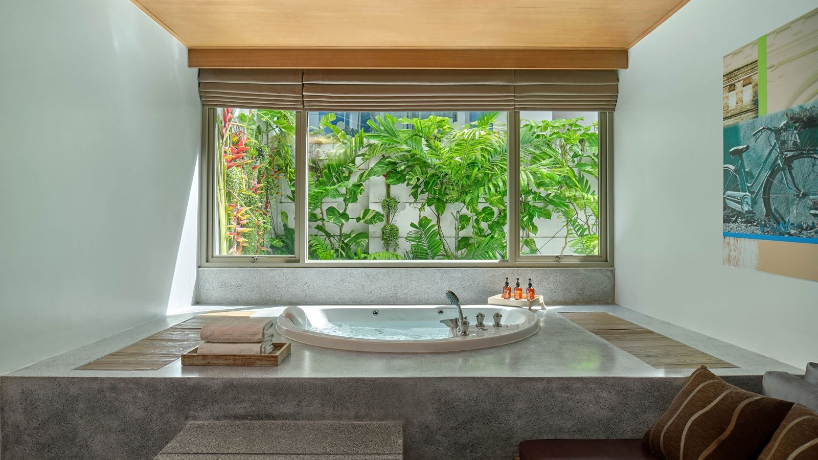 rooms-deluxe-jacuzzi