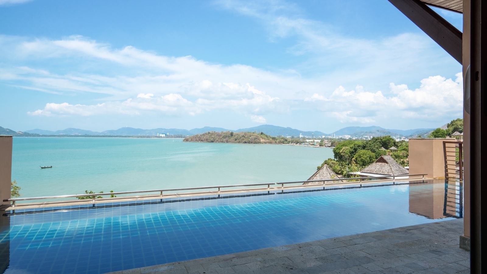 rooms-deluxe-sea-view-pool-access