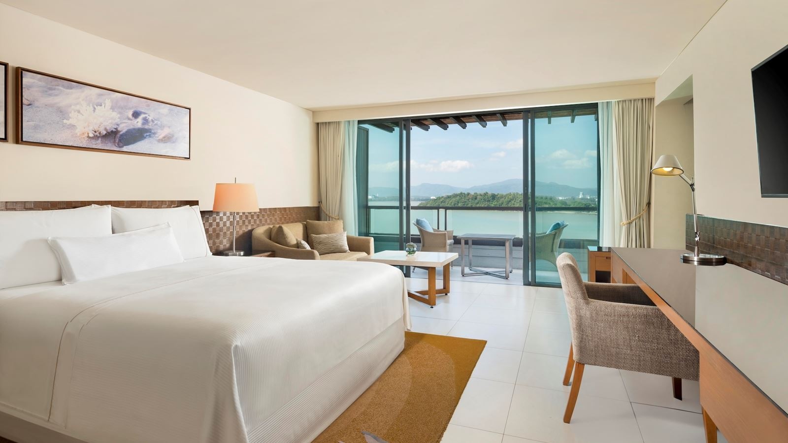 rooms-deluxe-sea-view-suite