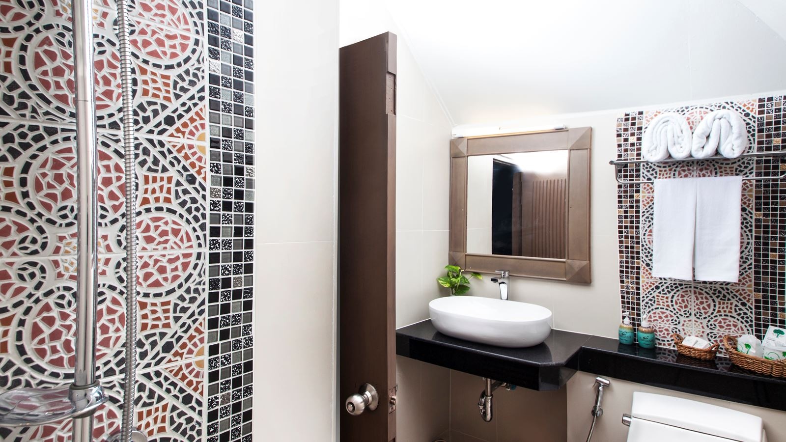 rooms-deluxe-bungalow