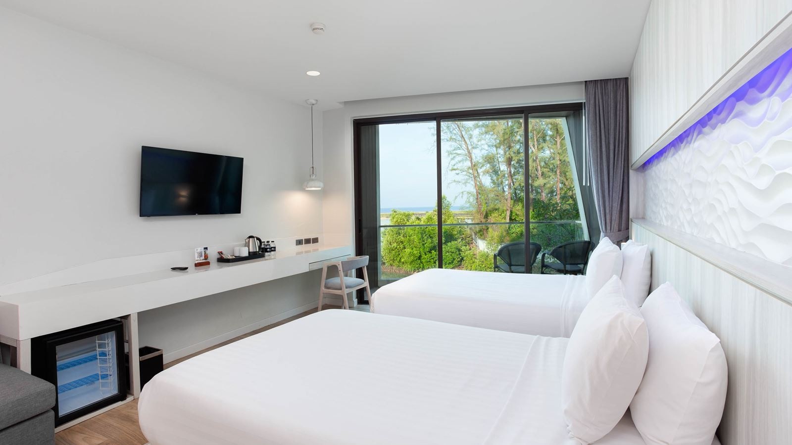 rooms-deluxe-seaview