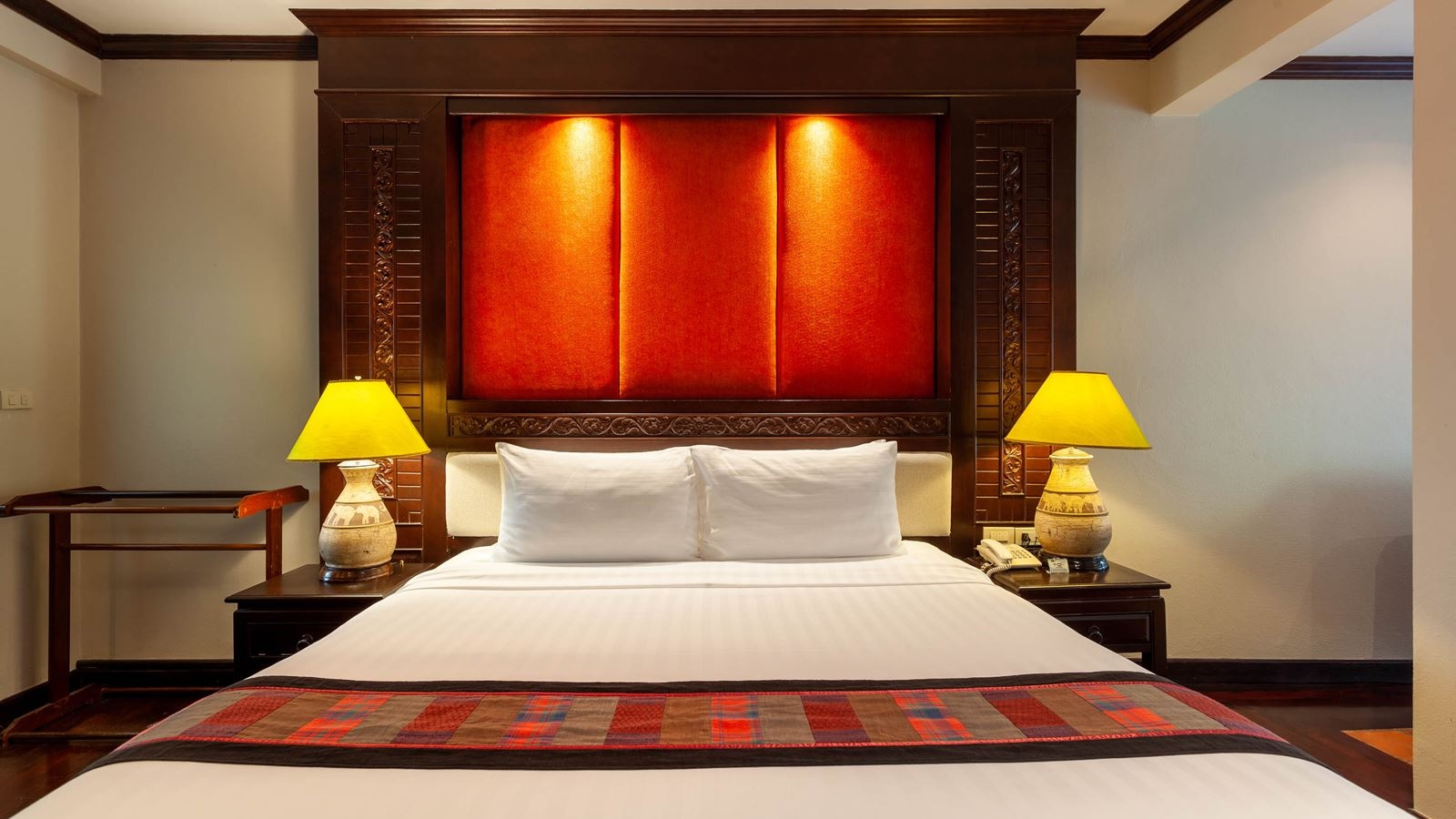 rooms-deluxe-pool-access