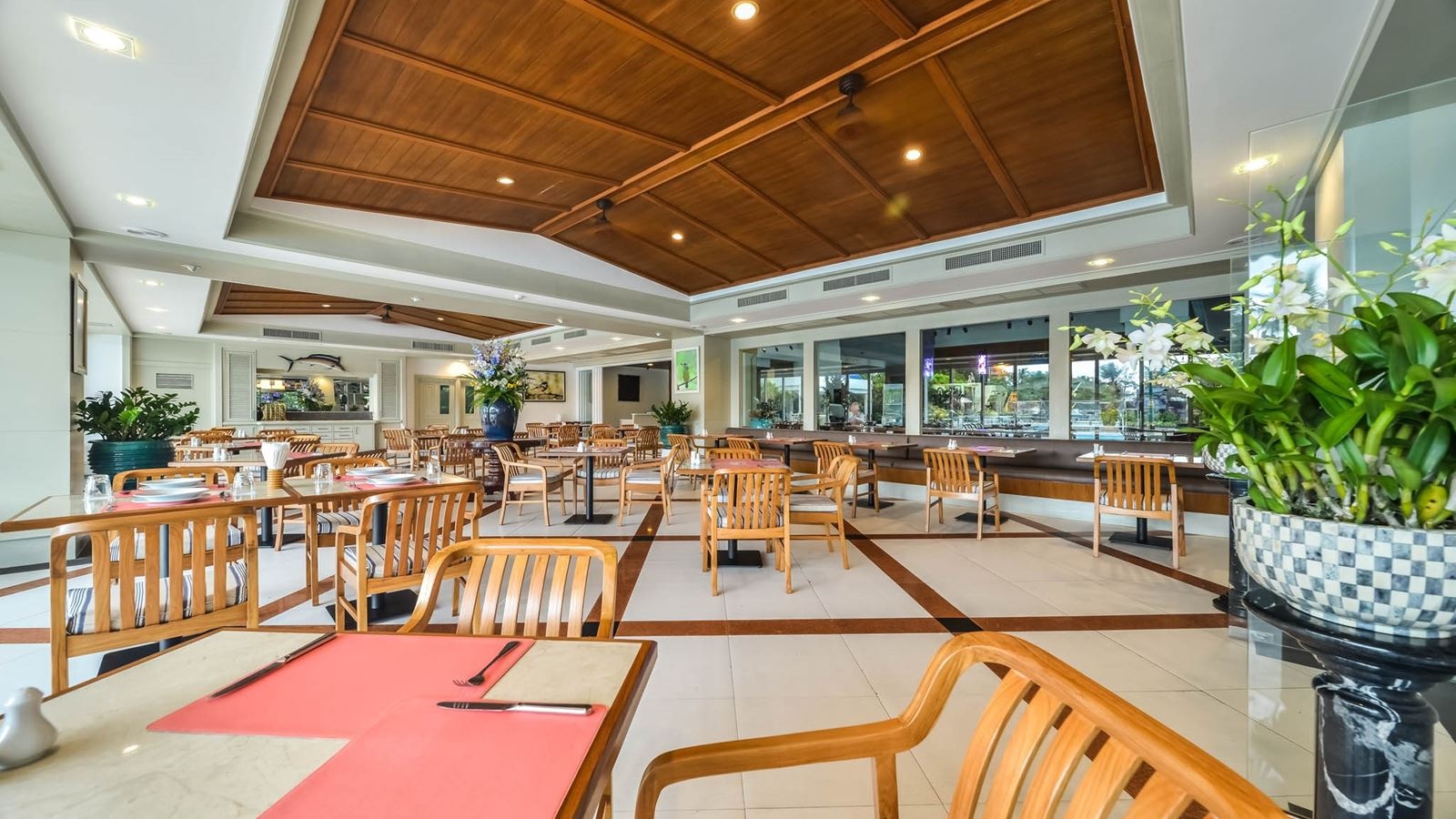 restaurants-the-suite