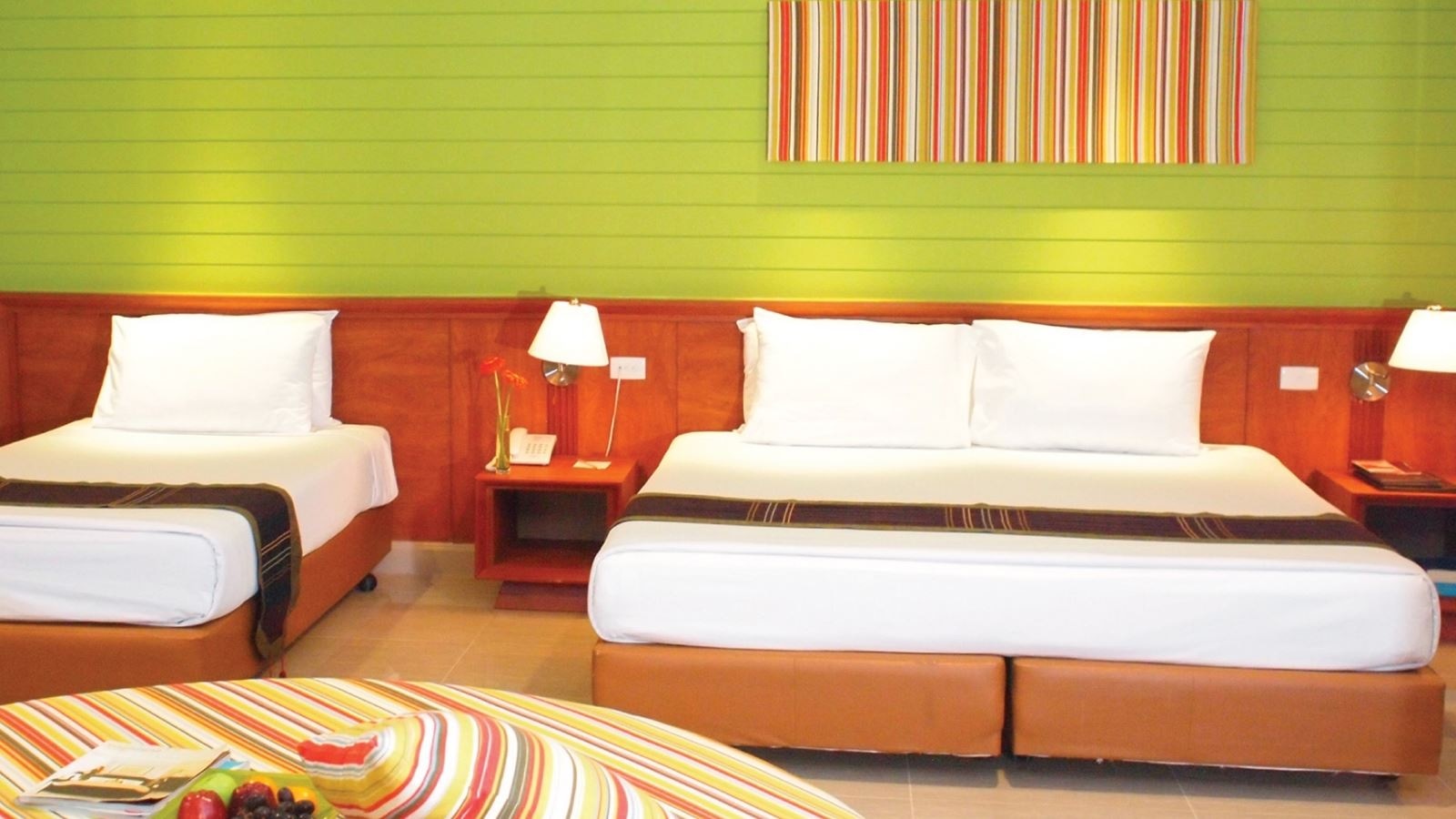 rooms-long-beach-family-suite