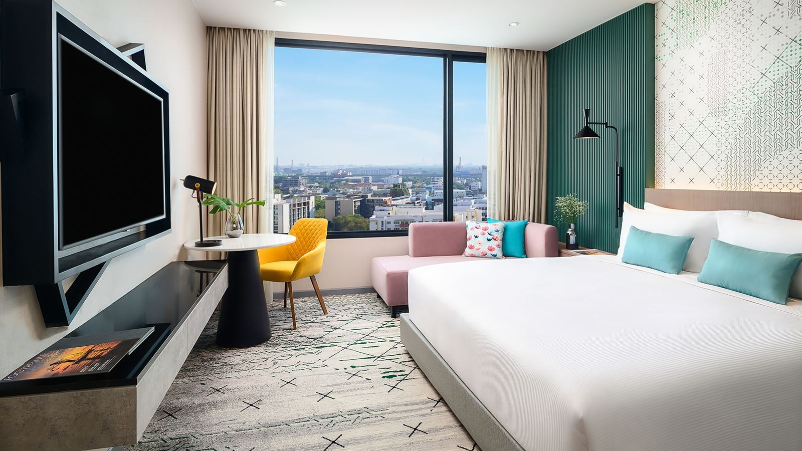 rooms-superior-skyline-room