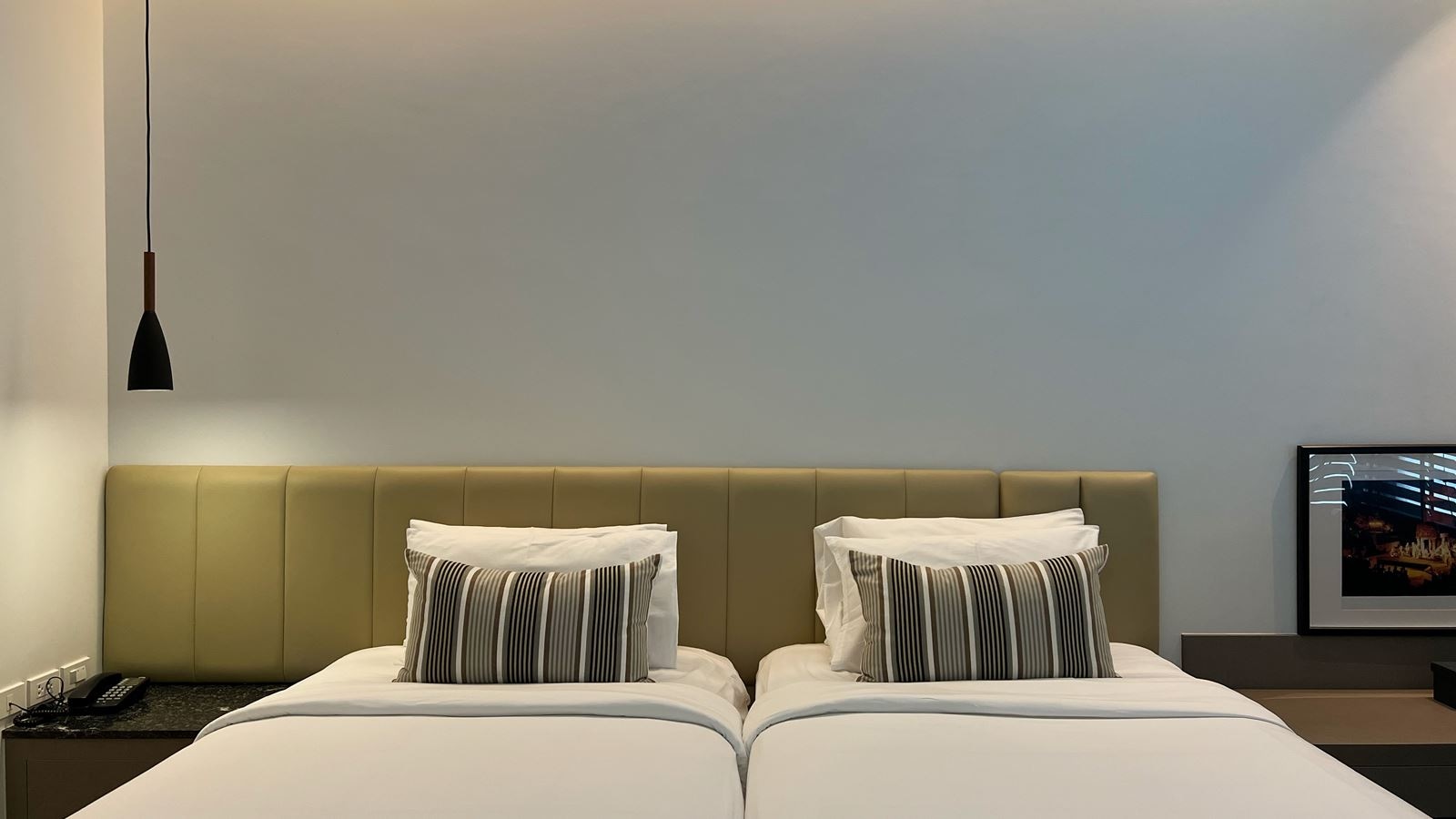 rooms-nitarn-room-twin-bed