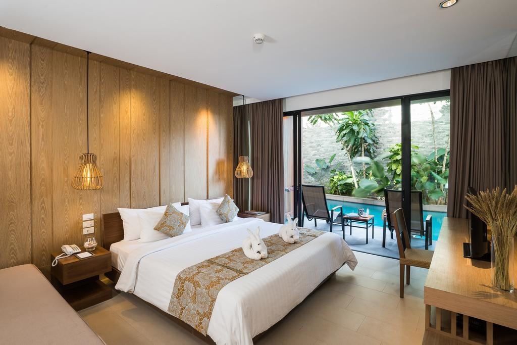 rooms-pool-access-jacuzzi-deluxe--hillside