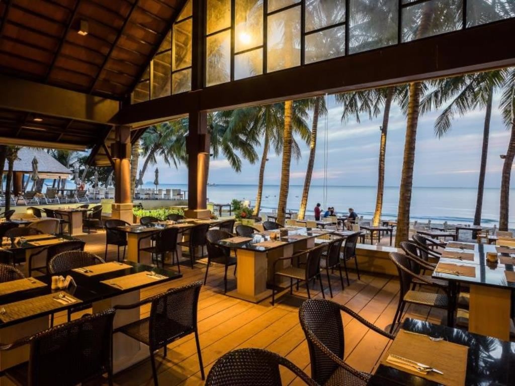 restaurants-the-beach-restaurant