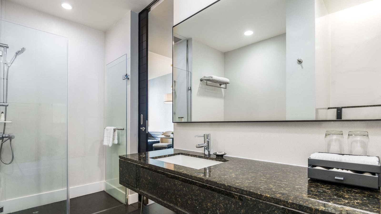 rooms-grand-deluxe-city-view