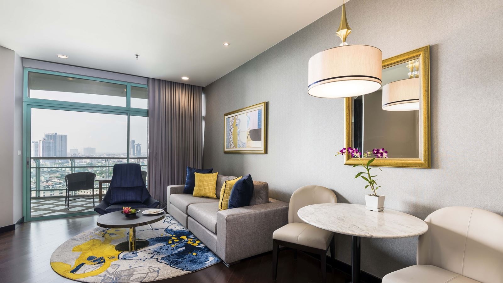 rooms-one-bedroom-city-view