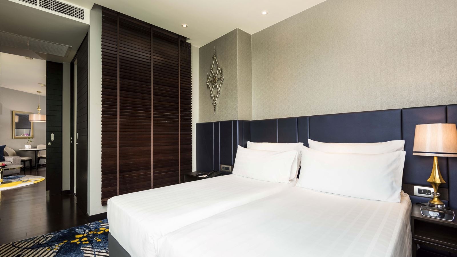 rooms-one-bedroom-city-view