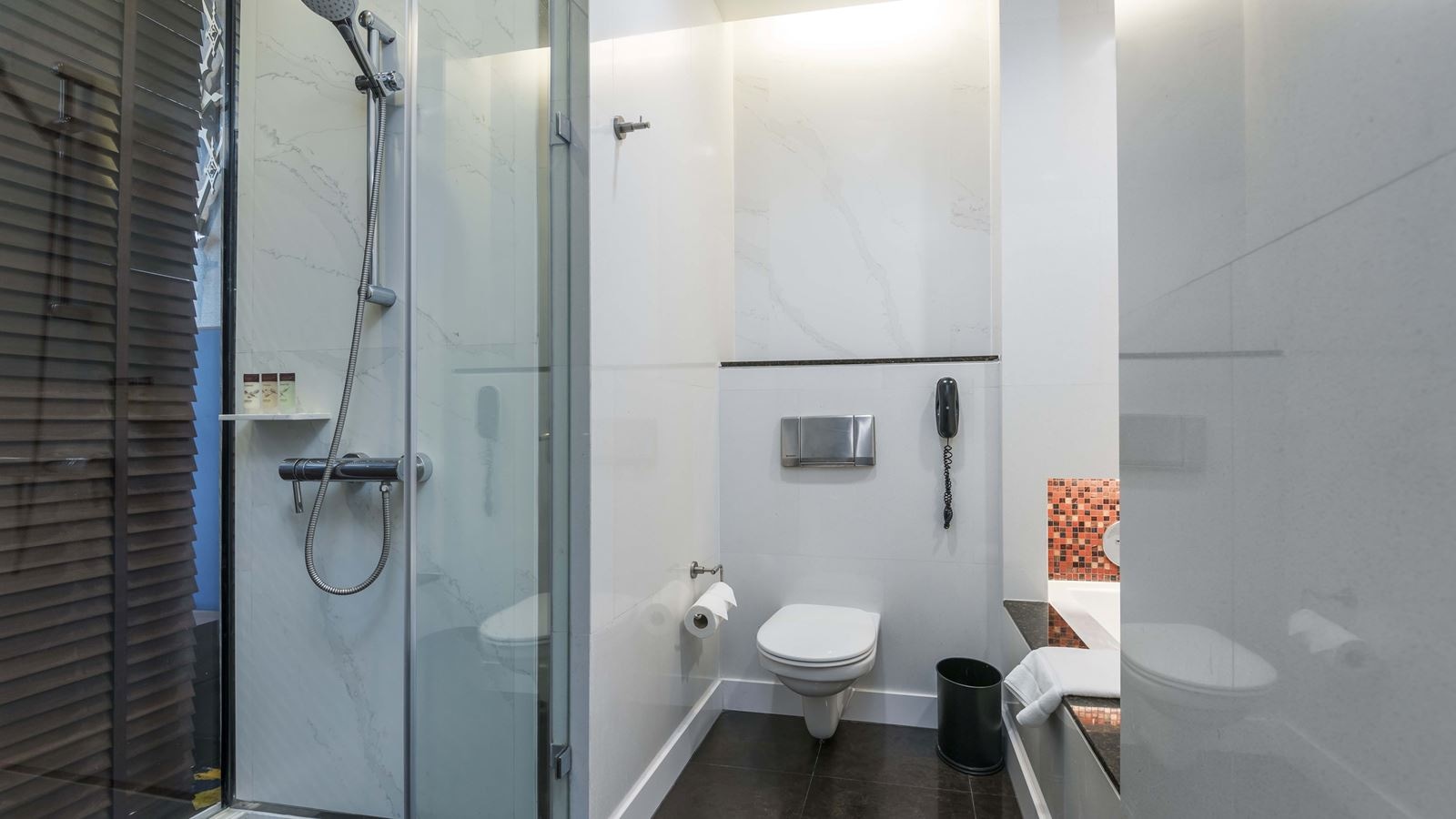 rooms-one-bedroom-river-view