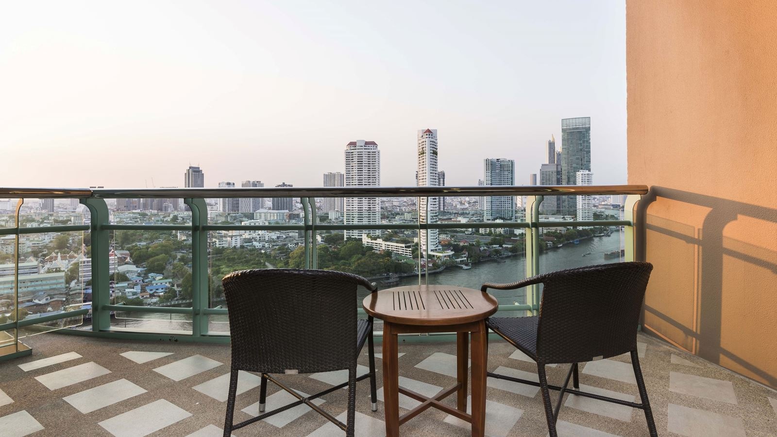 rooms-one-bedroom-skyline-suite