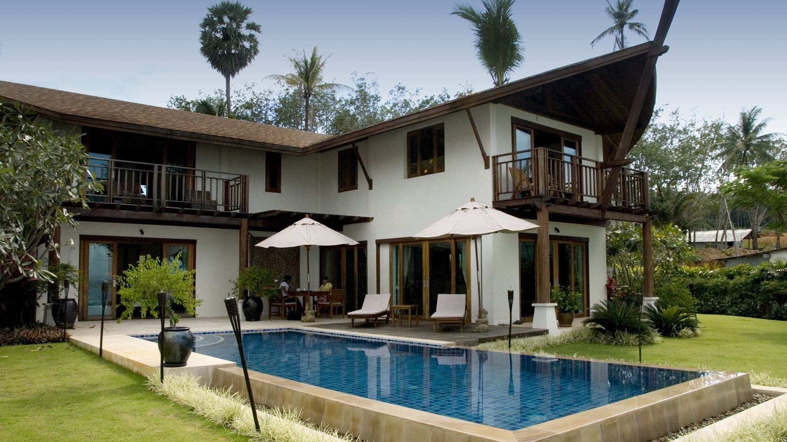 rooms-4-bedroom-grand-beachfront-pool-villa