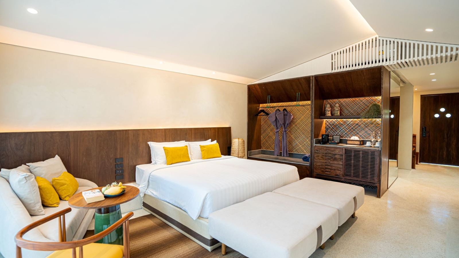 rooms-lux-jacuzzi-suites