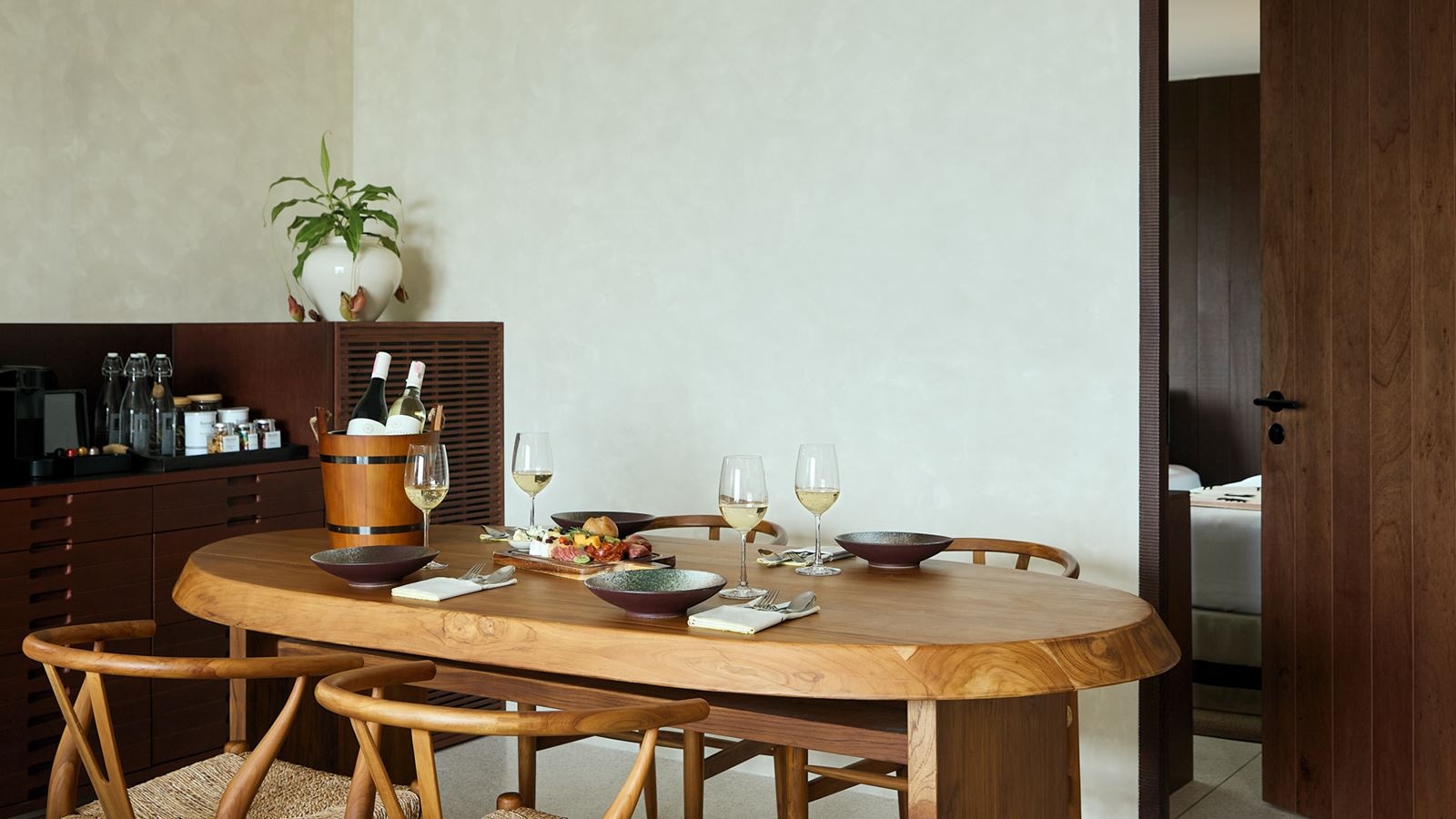 rooms-lux-2bedroom-sea-view-pool-villa