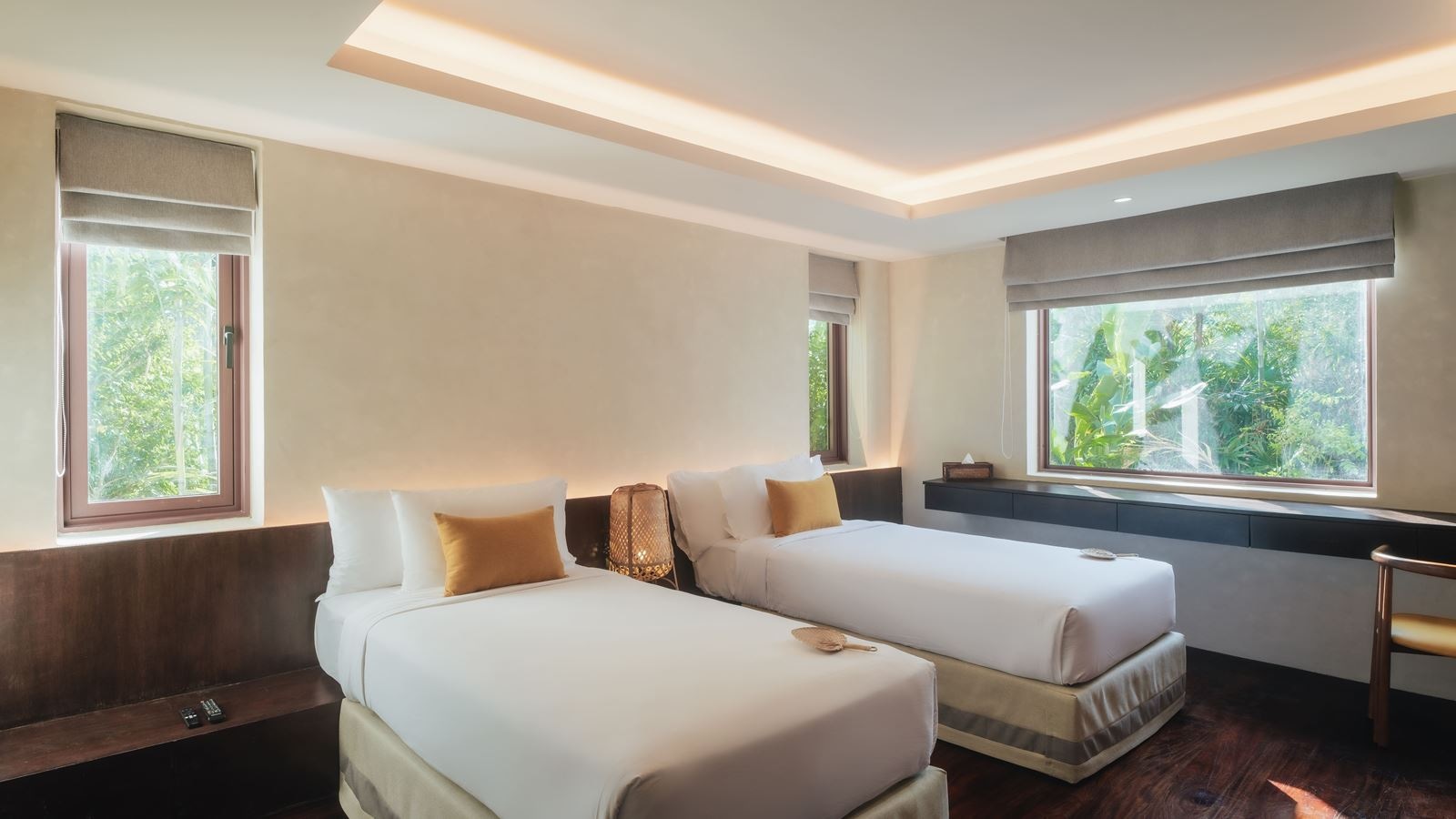 rooms-lux-4-bedroom-grand-beachfront-pool-villa