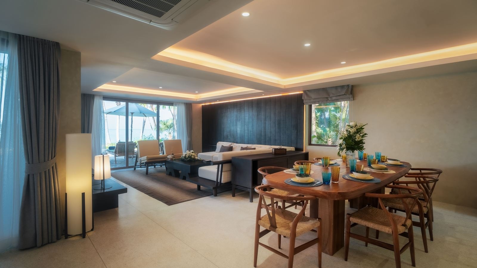 rooms-lux-5-bedroom-grand-beachfront-pool-villa