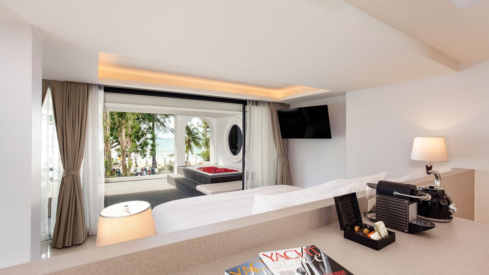 rooms-oceanfront-terrace-suite