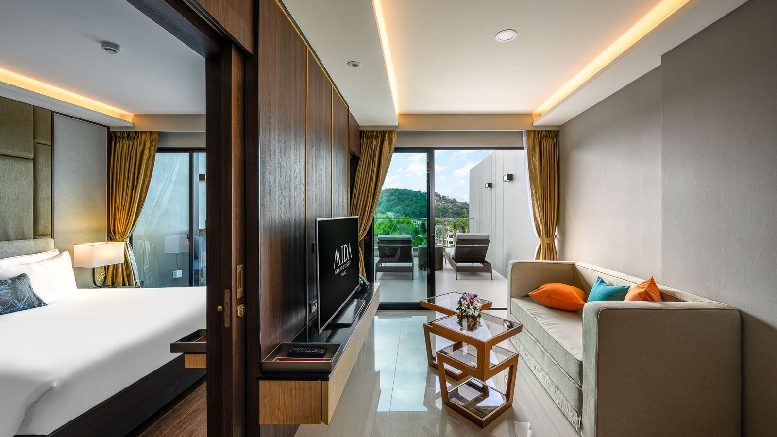 rooms-deluxe-ocean-view-with-jacuzzi