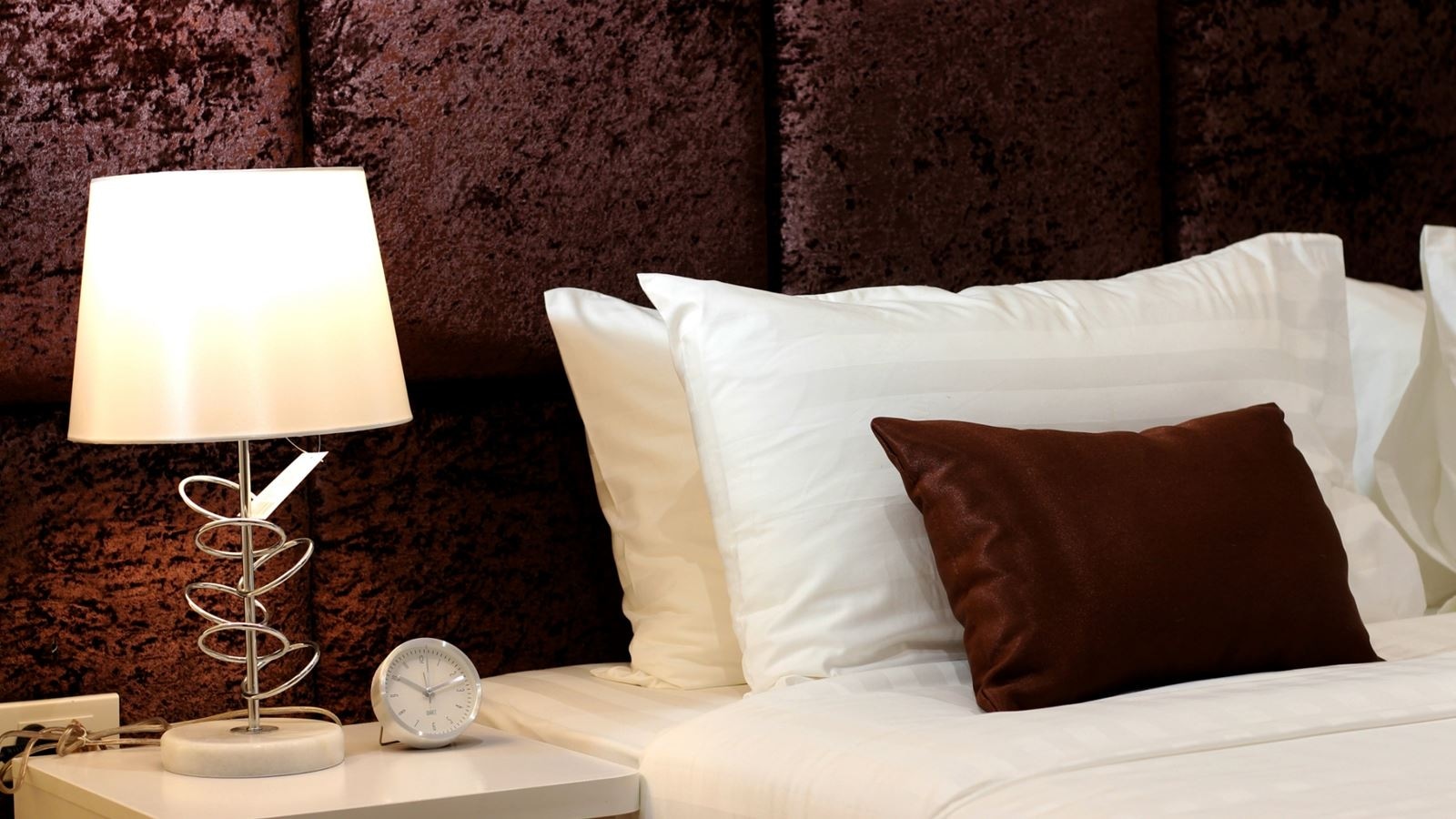 rooms-premier-pool-garden