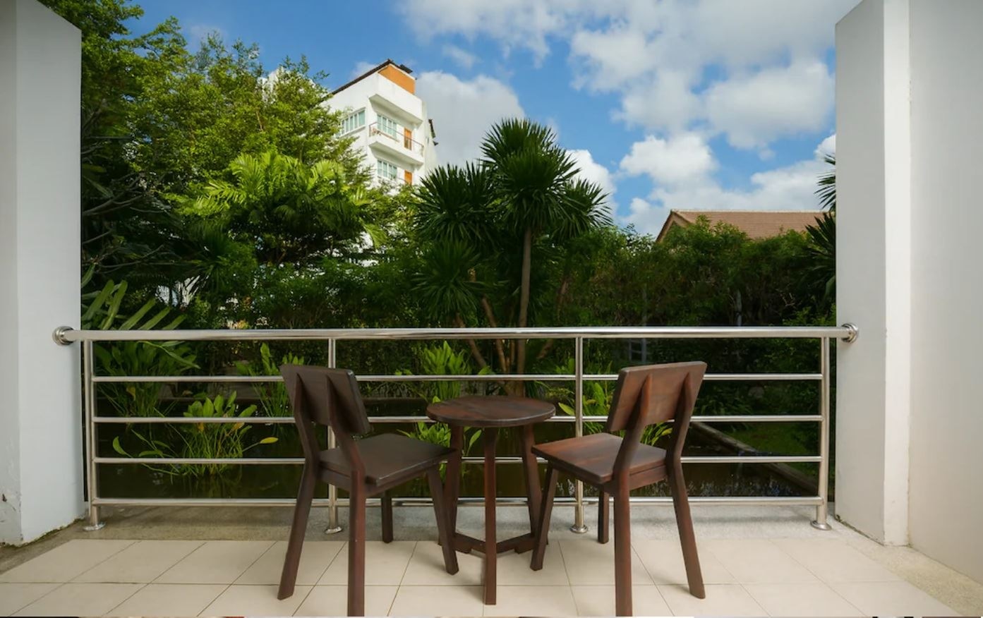 rooms-superior-building