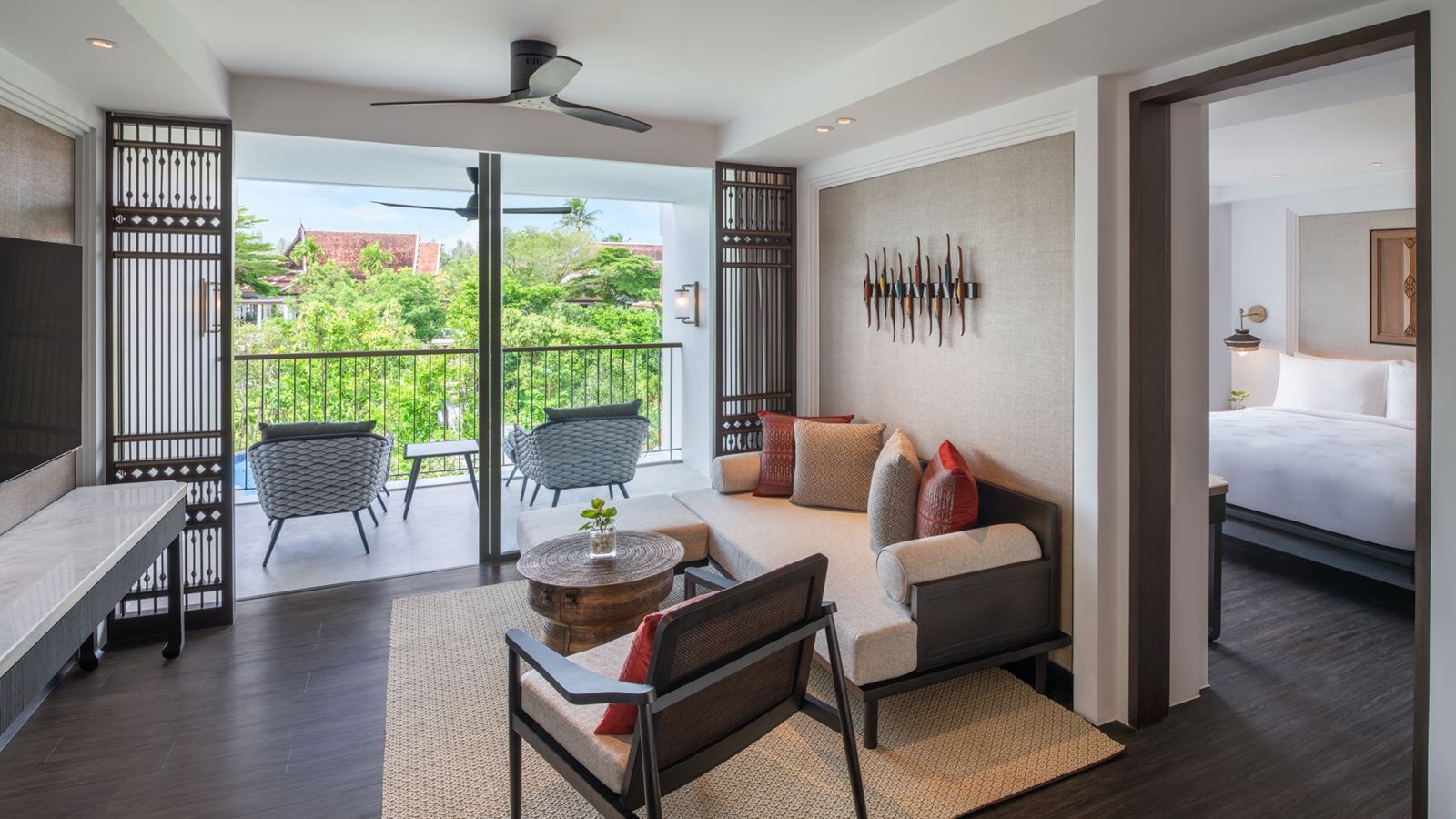 rooms-two-bedroom-suite-pool-view