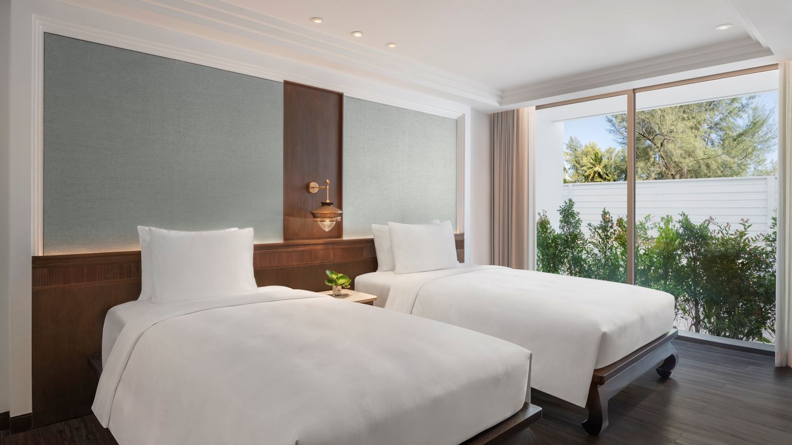 rooms-two-bedroom-suite-pool-view