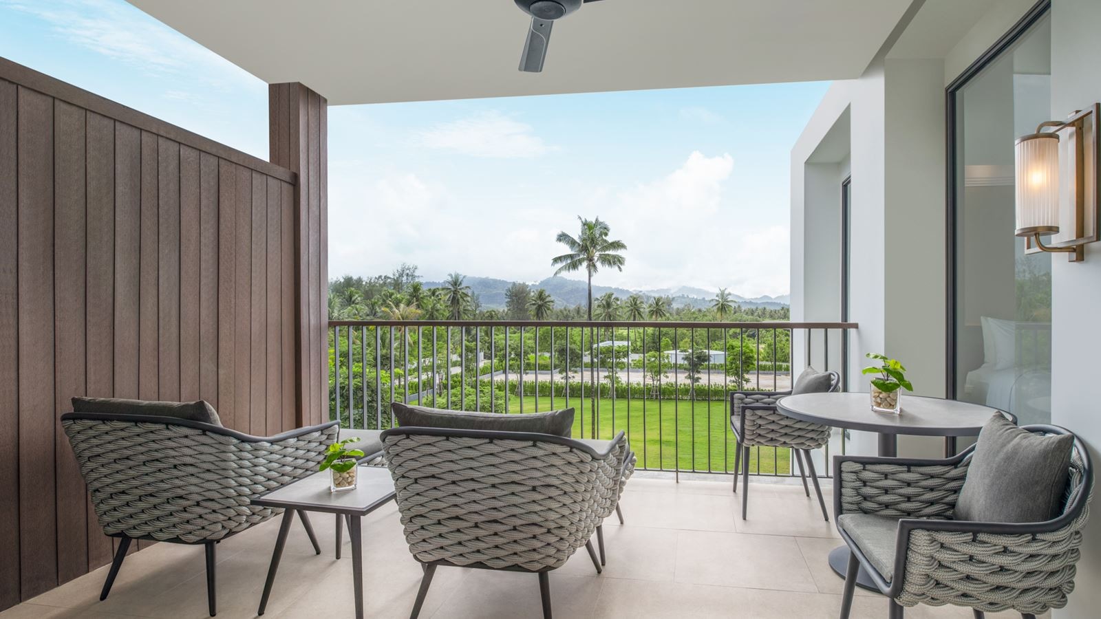 rooms-two-bedroom-family-suite-garden-view