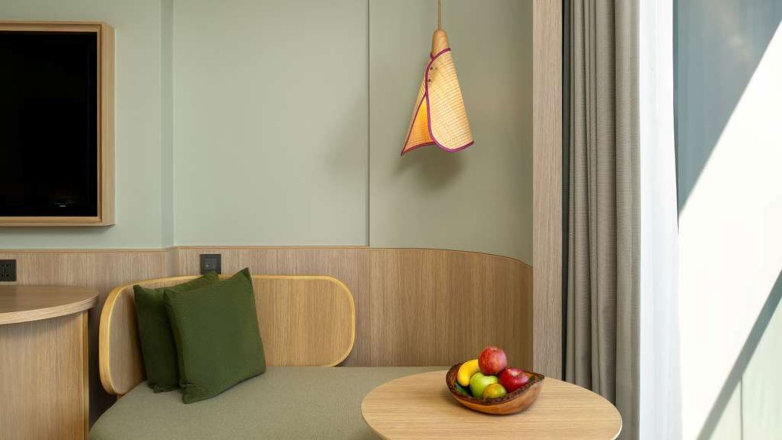 rooms-superior-with-balcony