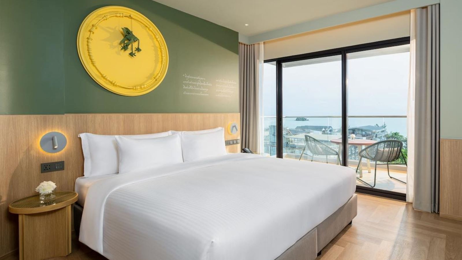 rooms-junior-suite-ocean-view-with-balcony