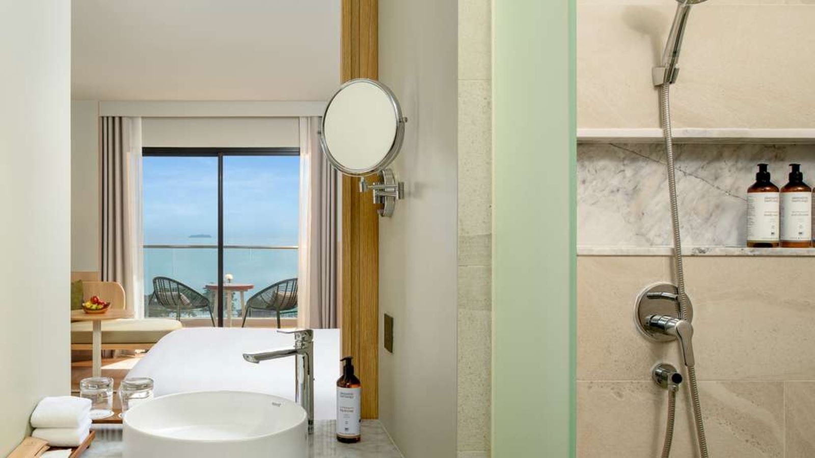 rooms-executive-ocean-view-with-balcony