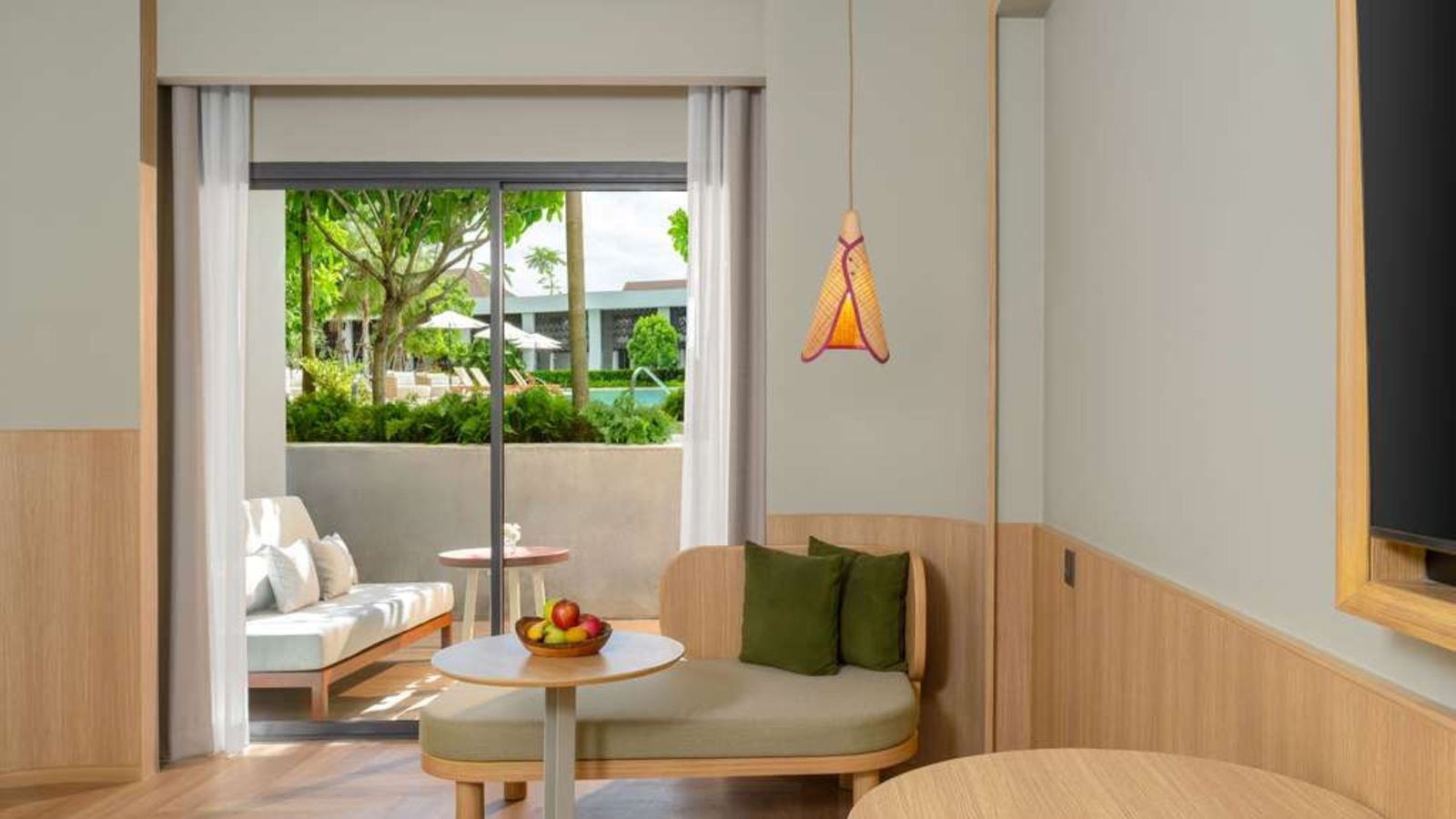 rooms-superior-pool-access-with-balcony