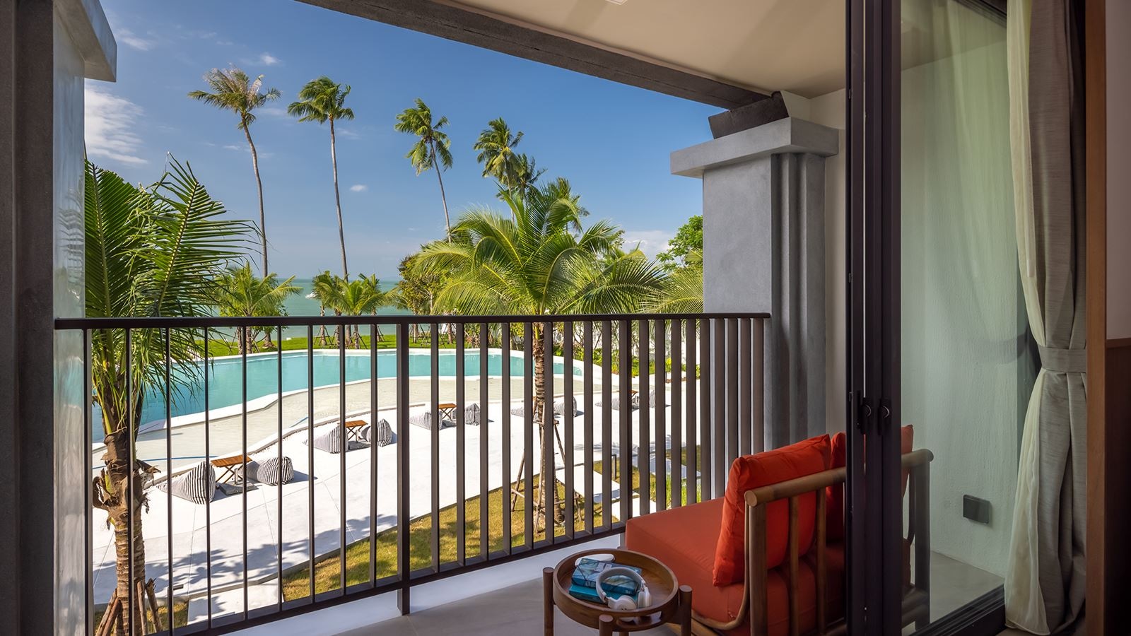 rooms-deluxe-seaview