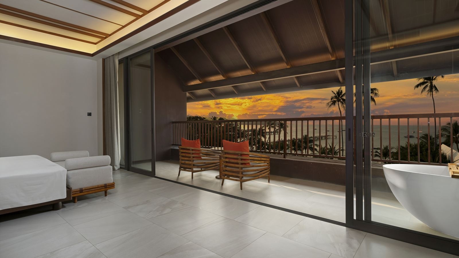 rooms-ocean-view-suite