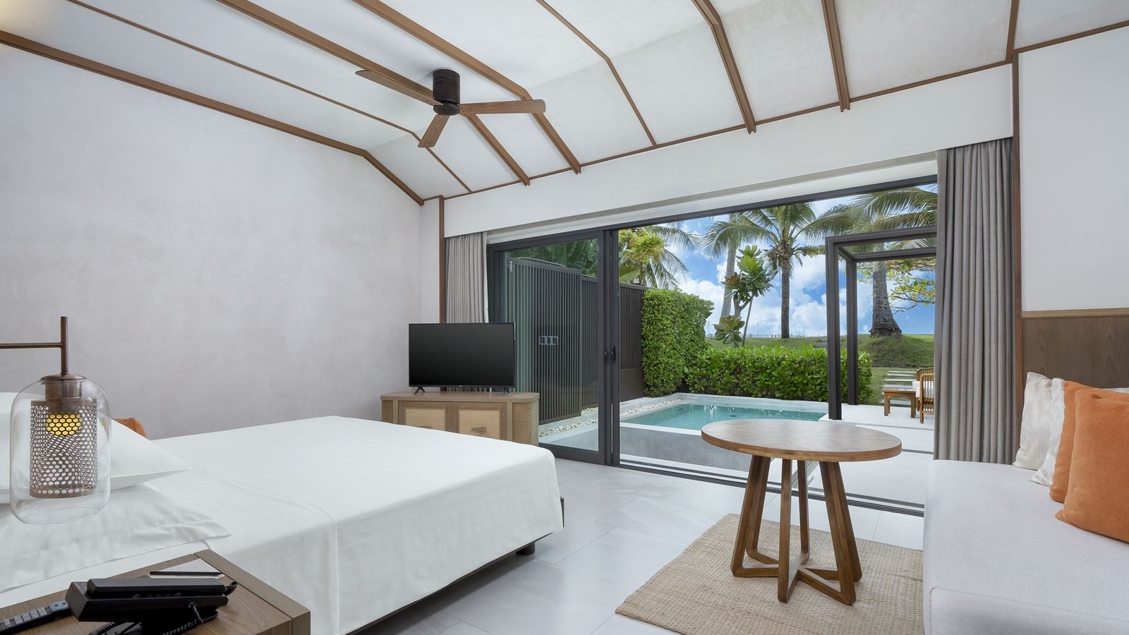 rooms-beachfront-pool-villa