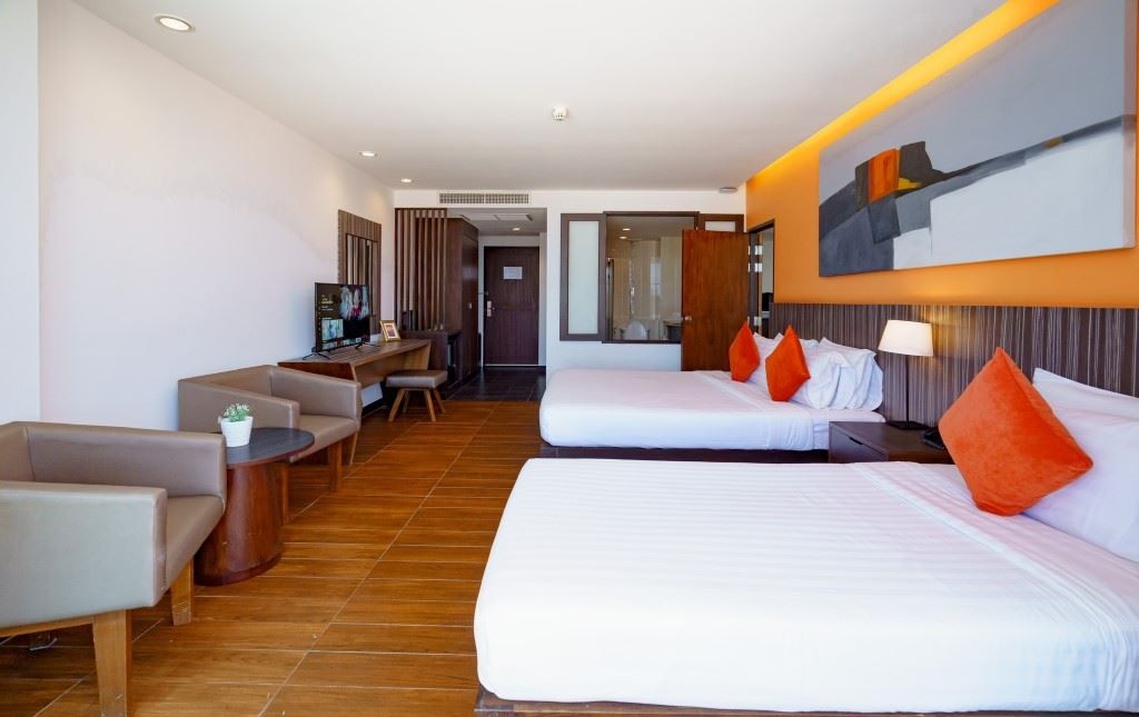 rooms-deluxe-city-view